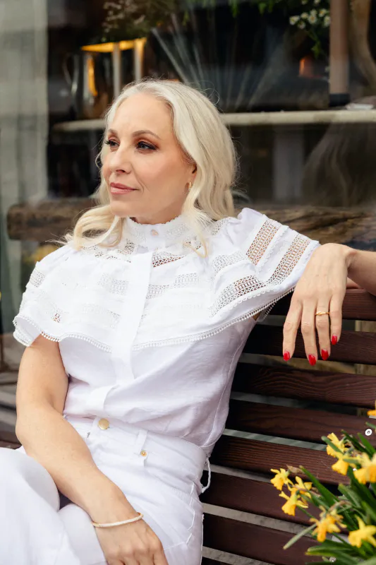 Janne Formoe Ulv i Fåreklær blusen hvit